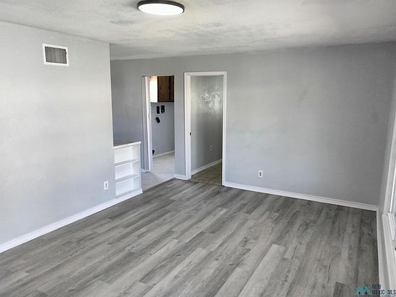 4th image of 205 E Tierra Blanca Rd