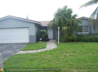 11093 Glenwood Dr, Coral Springs, FL 33065