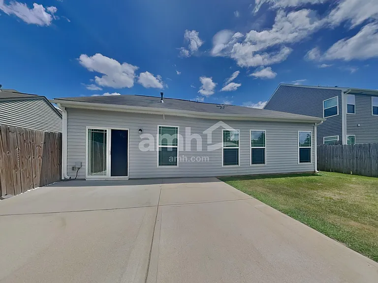 137 Caledonia Dr — Photo 23