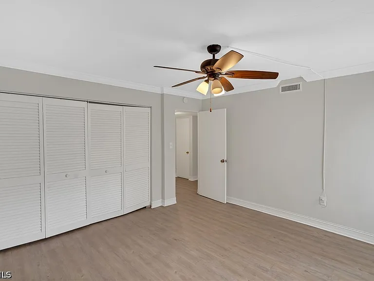 1830 Maravilla Ave #806 — Photo 18