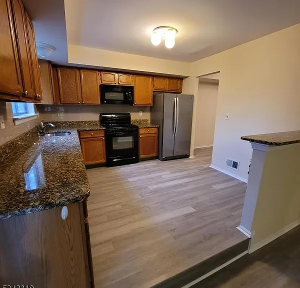 348 Cotswold Pl — Photo 8