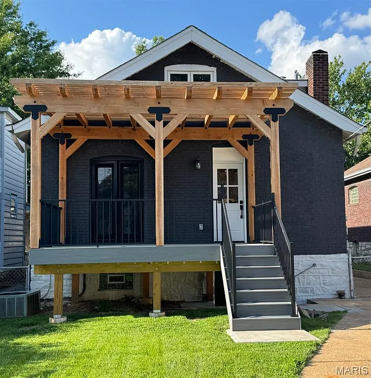 3 bed, 2.5 bath, 2000 sqft, $1,995 — Photo 2