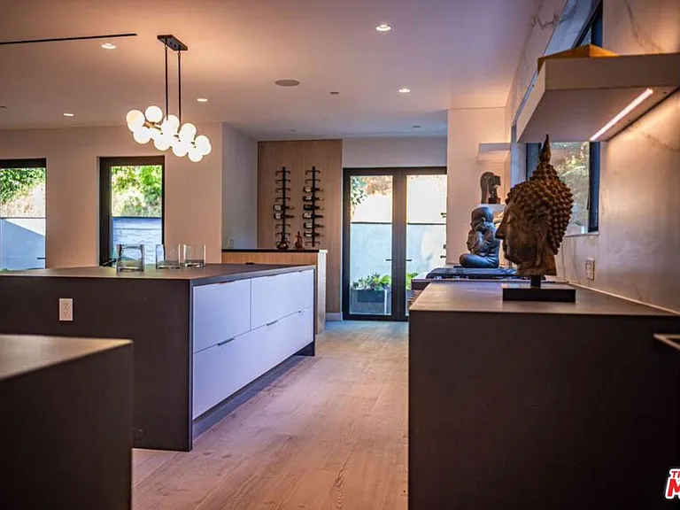 1734 N Beverly Glen Blvd — Photo 14