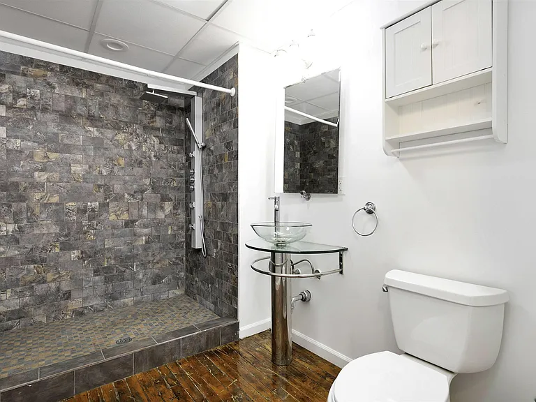 Parkville Hartford Apartments — Photo 4