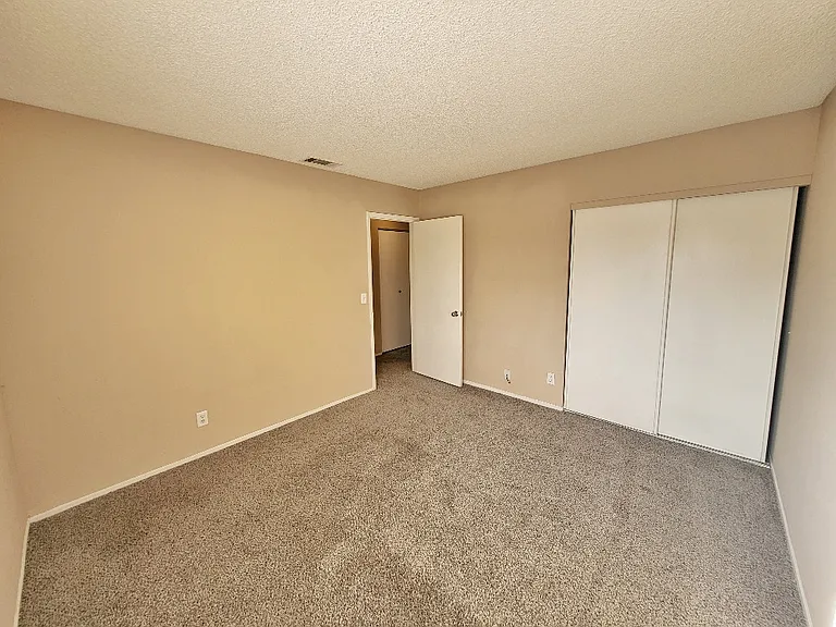 9404 Hershey Ln — Photo 9