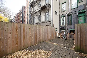 Rented by R New York