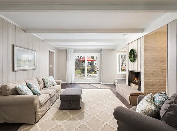 5th image of 925 Royal Blackheath Ct