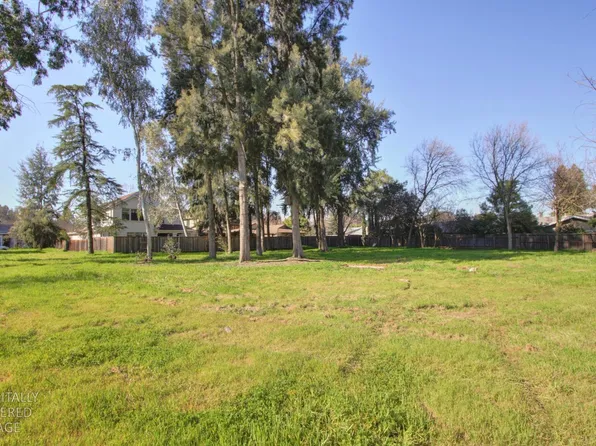 1136 Los Robles St, Davis, CA 95618