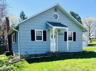 2127 Rockport Rd, Janesville, WI 53548