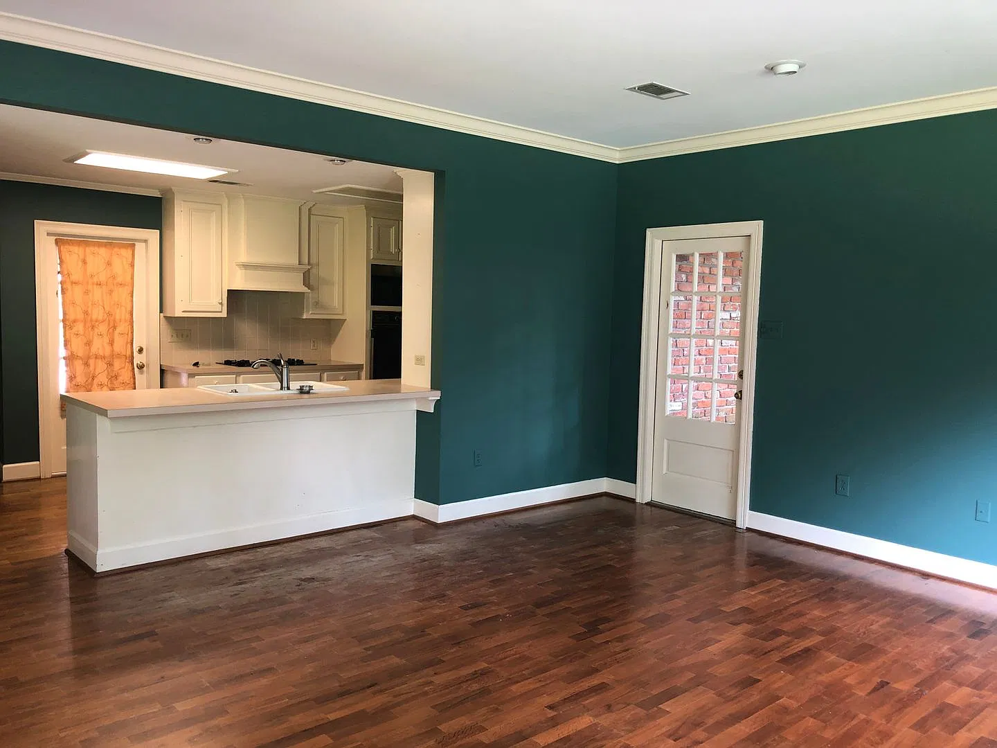 Spacious Broadmoor Home with Large Yard & Detached Bonus Space — Photo 3