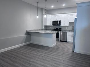 1093 Elmwood Ave #6, Providence, RI 02907