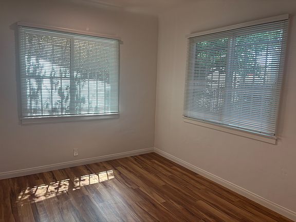 3rd image of 820 Michigan Ave #820