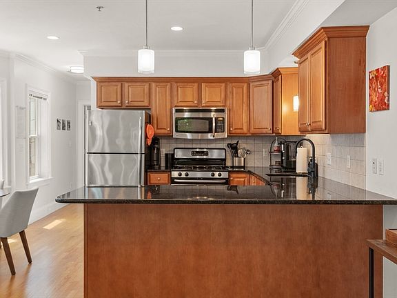 4th image of 17 Robbins St APT 2