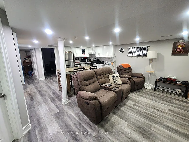 281 E 34th St #BASEMENT — Photo 7