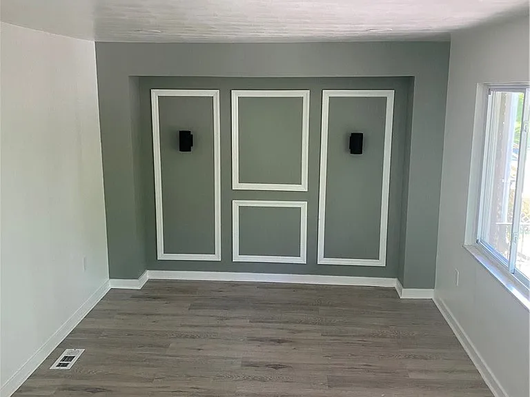 1371 Crucible St — Photo 2