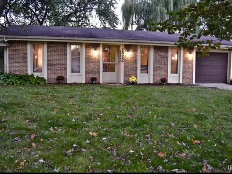 1822 Folsom Ln — Photo 1