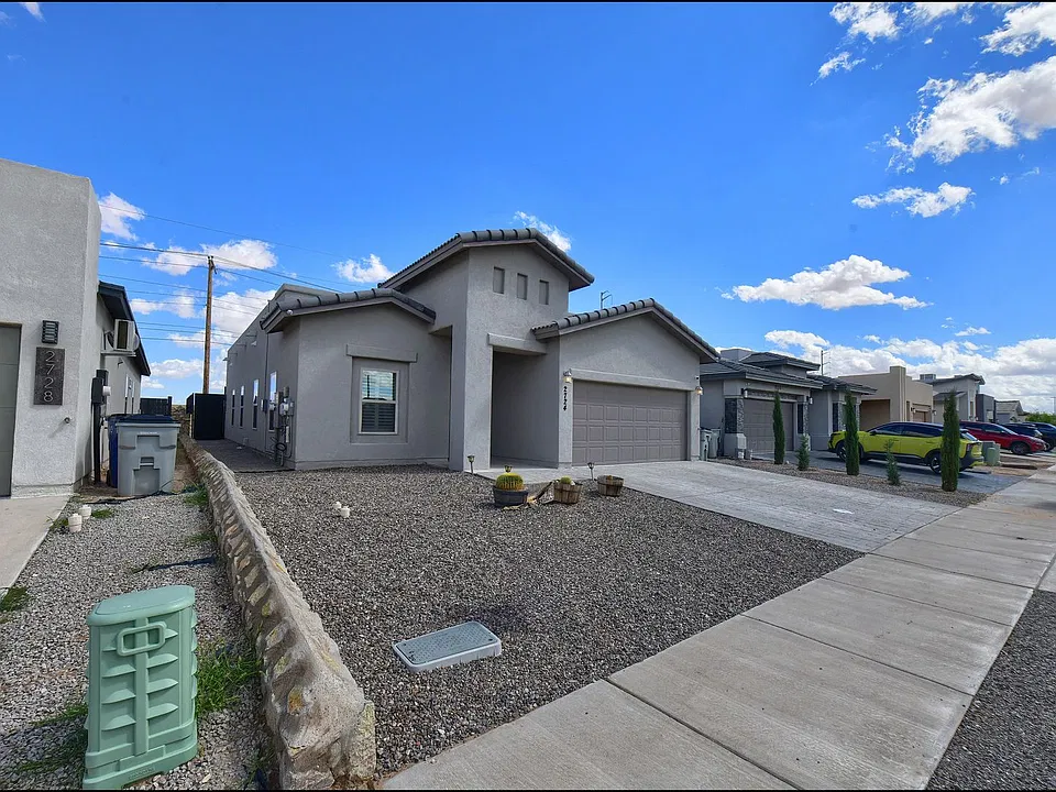 2724 Tierra Oasis St