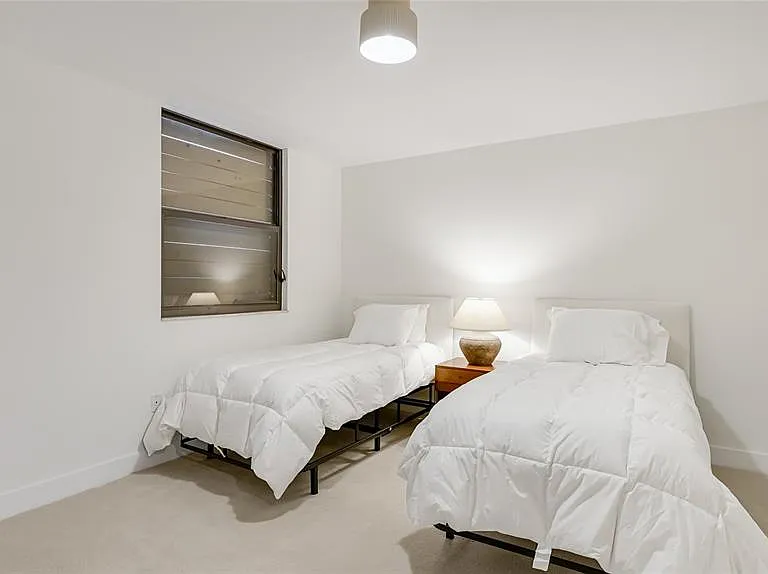 303 Springdale Dr #303 — Photo 18