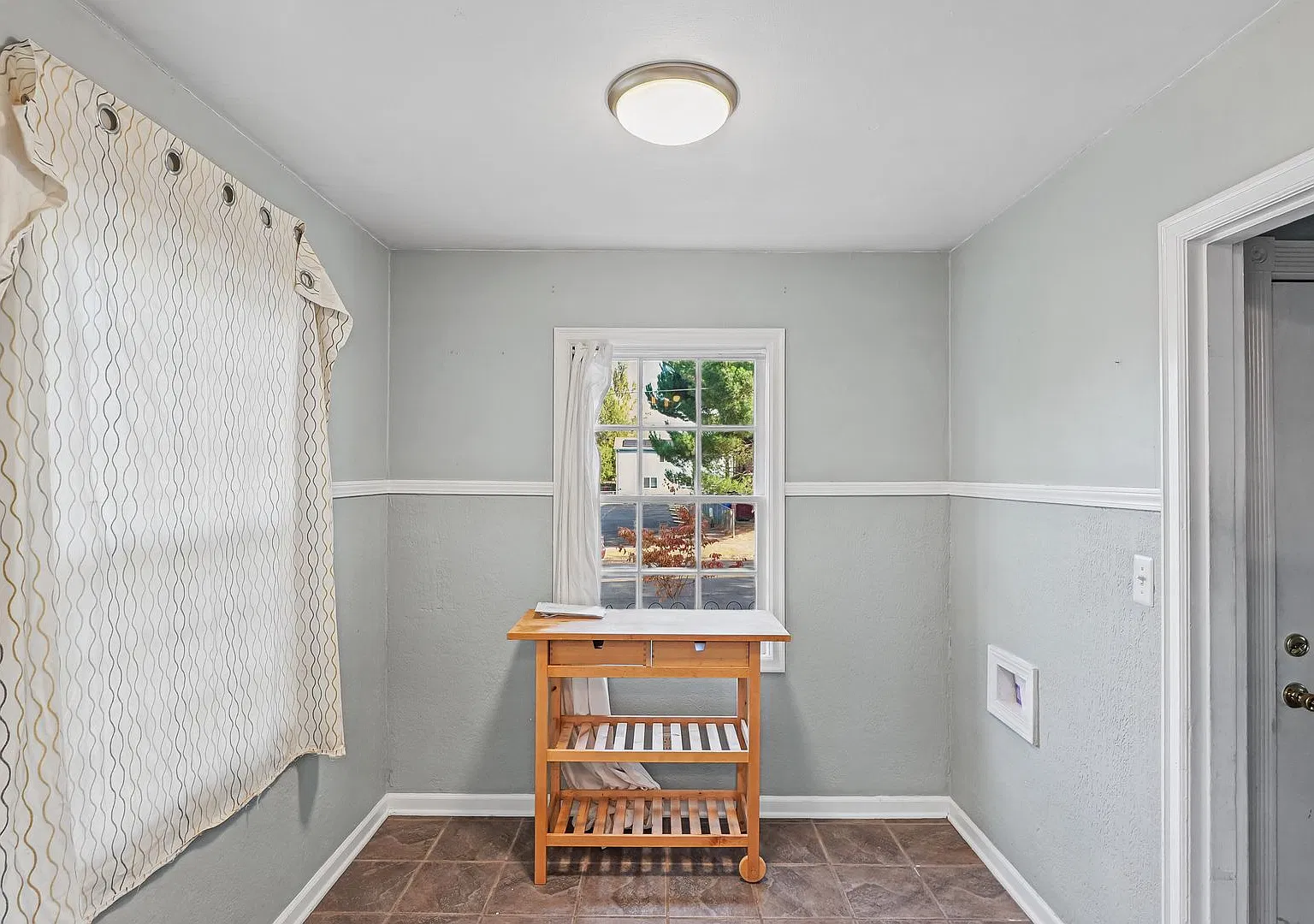 Charming 4 Bed/2Bath Home In N Portland — Photo 3