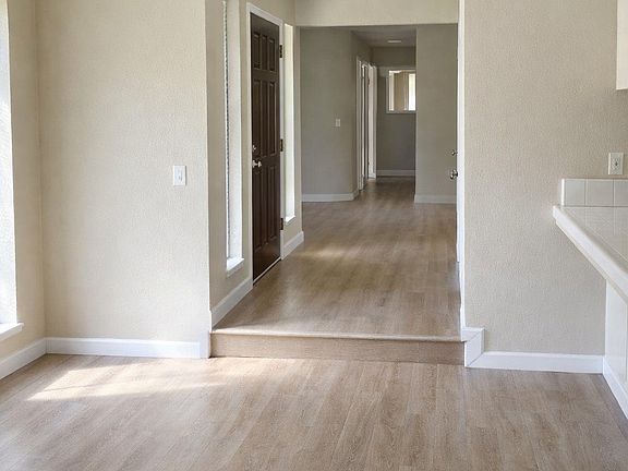 2nd image of 1744 Silver Creek Cir #I-744