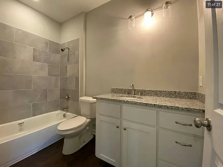 6132 Burbank Crossing Loop — Photo 19