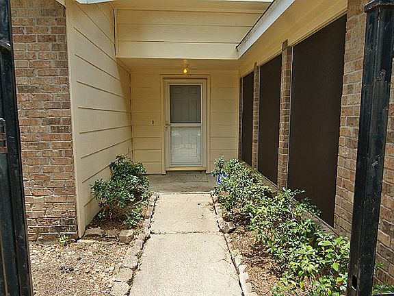 2nd image of 3940 Heathersage Dr
