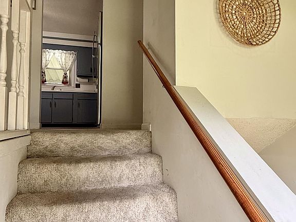 3rd image of 12 Ithica Ct