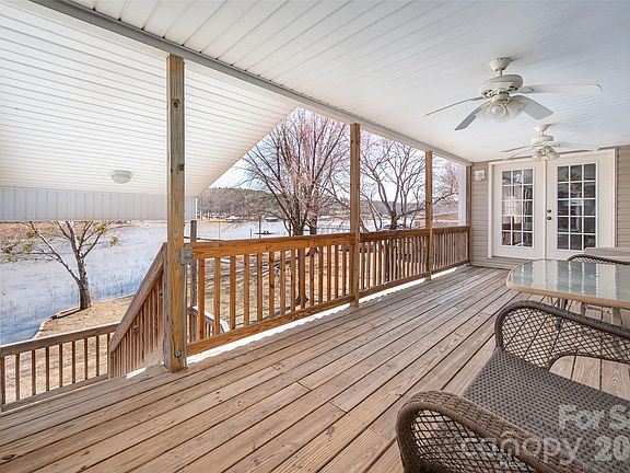3rd image of 2504 Cottage Ln