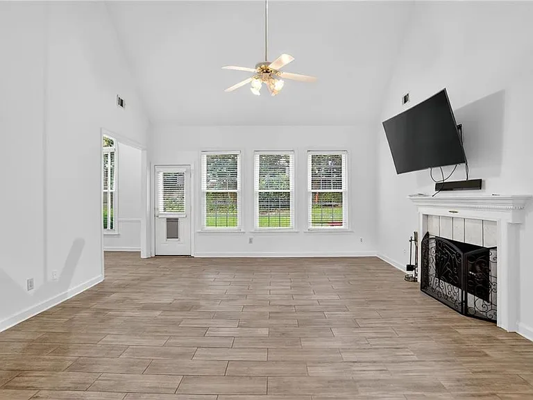 10825 Pinewalk Forest Cir — Photo 8