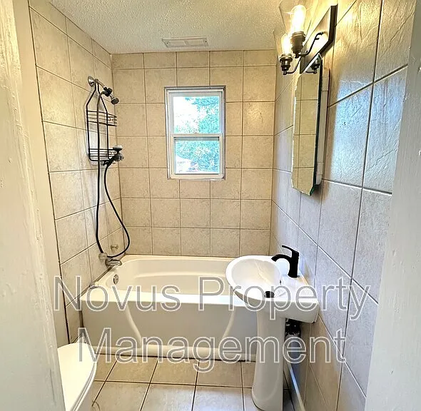 427 Adamson Ave — Photo 16
