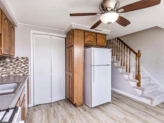 2nd image of 427 Caledonia Ave