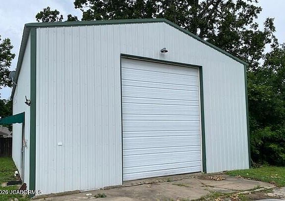 3rd image of 1333 State Highway 73