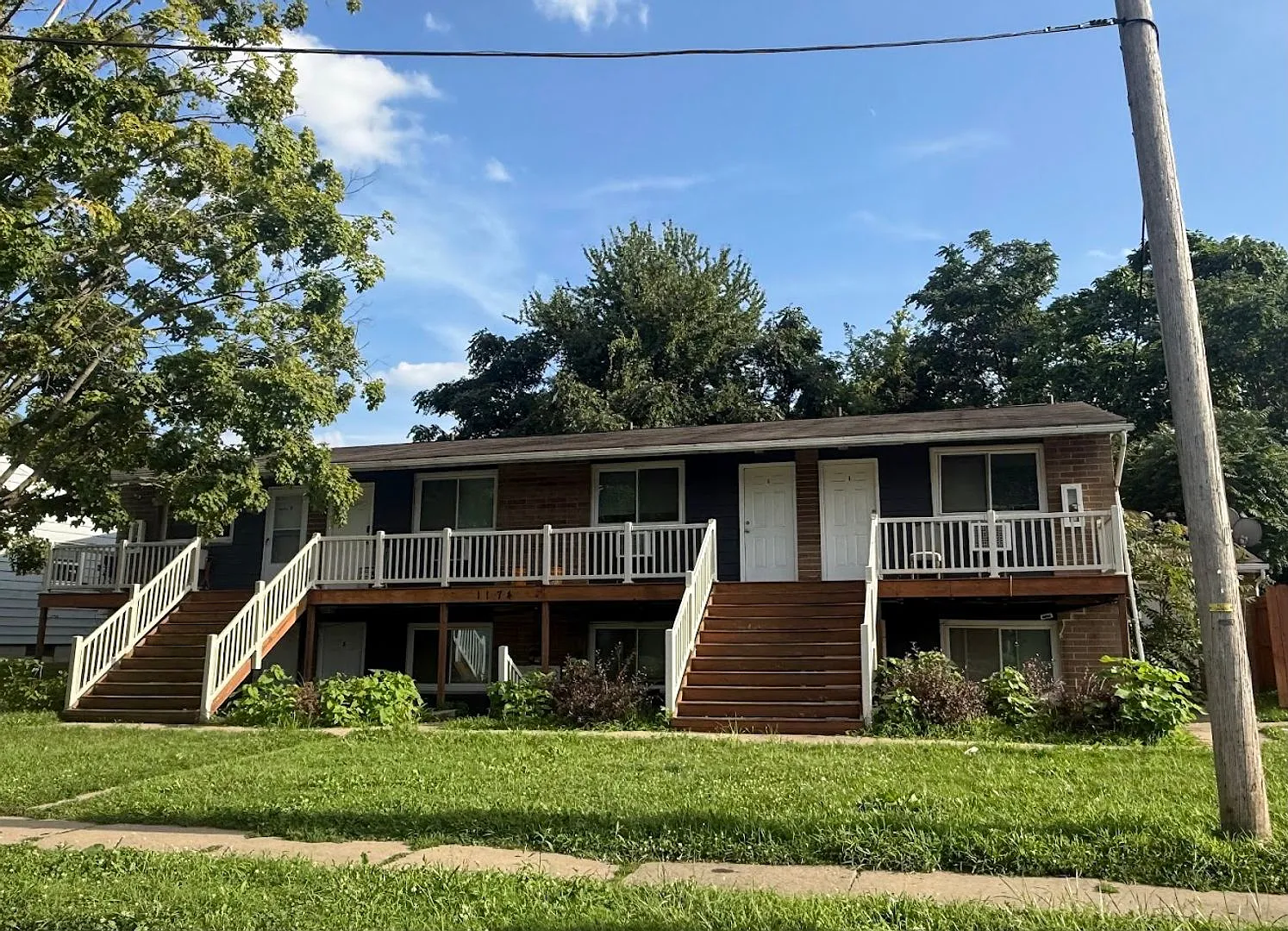 1174 Chandler Ave — Photo 1