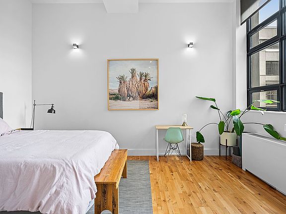 5th image of 360 Furman St APT 1040