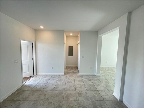 5th image of 410 NE 208th Terrace #410