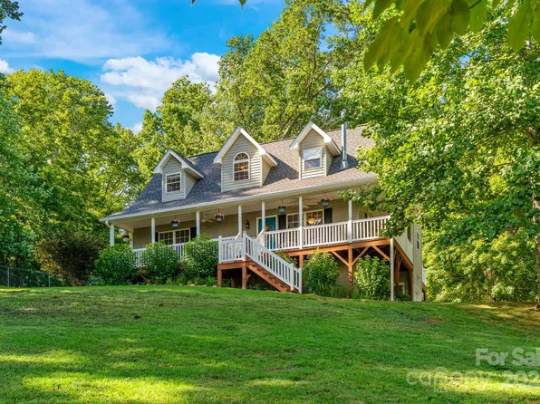 154 Burley Rdg, Candler, NC 28715