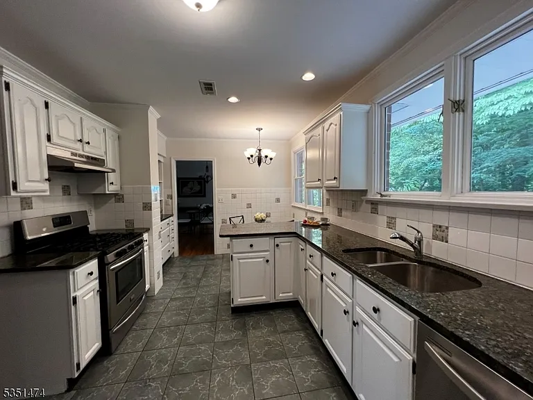 56 Grandview Pl — Photo 17