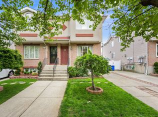 421 Bartlett Ave, Staten Island, NY 10312