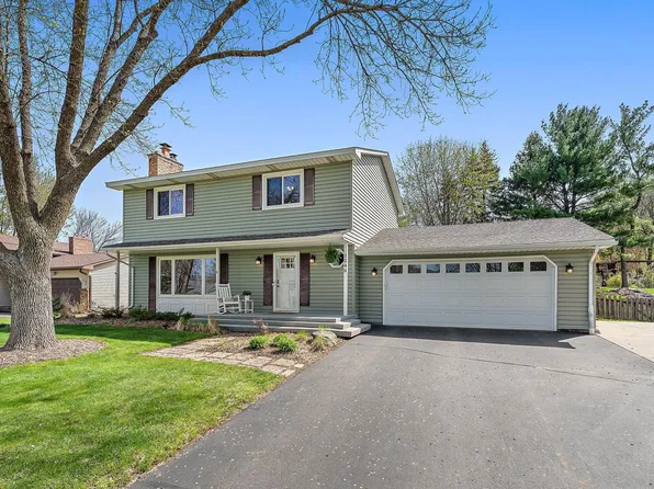 3249 Camelot Dr, Woodbury, MN 55125