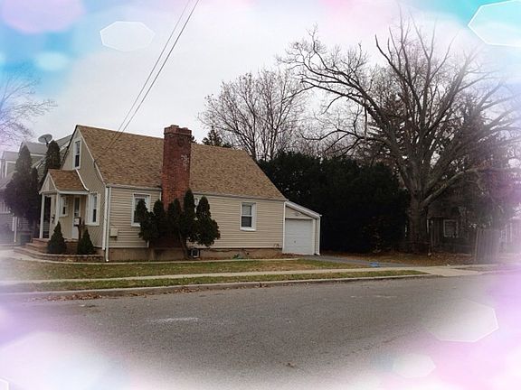 5th image of 881 Cornwell Ave