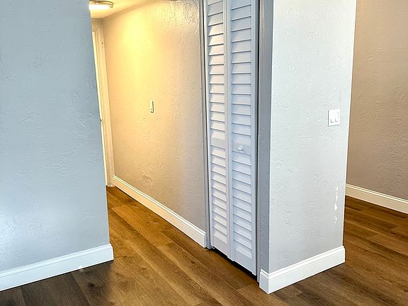 4th image of 2921 Emerson Ave S #2921
