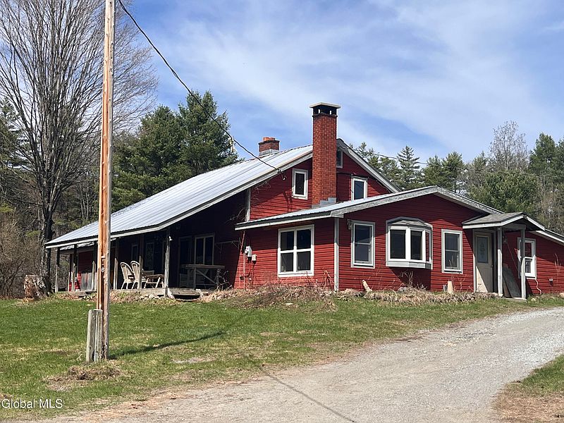 3rd image of 100 Fish Hollow Road