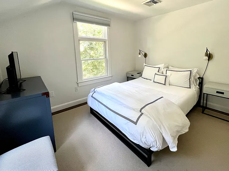 130 Accabonac Rd — Photo 10