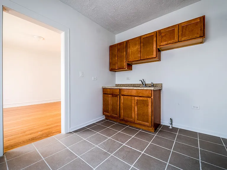702 N Waller Ave — Photo 17
