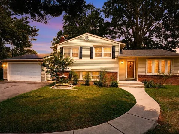 8905 Valley Forge Dr, Alexandria, VA 22309
