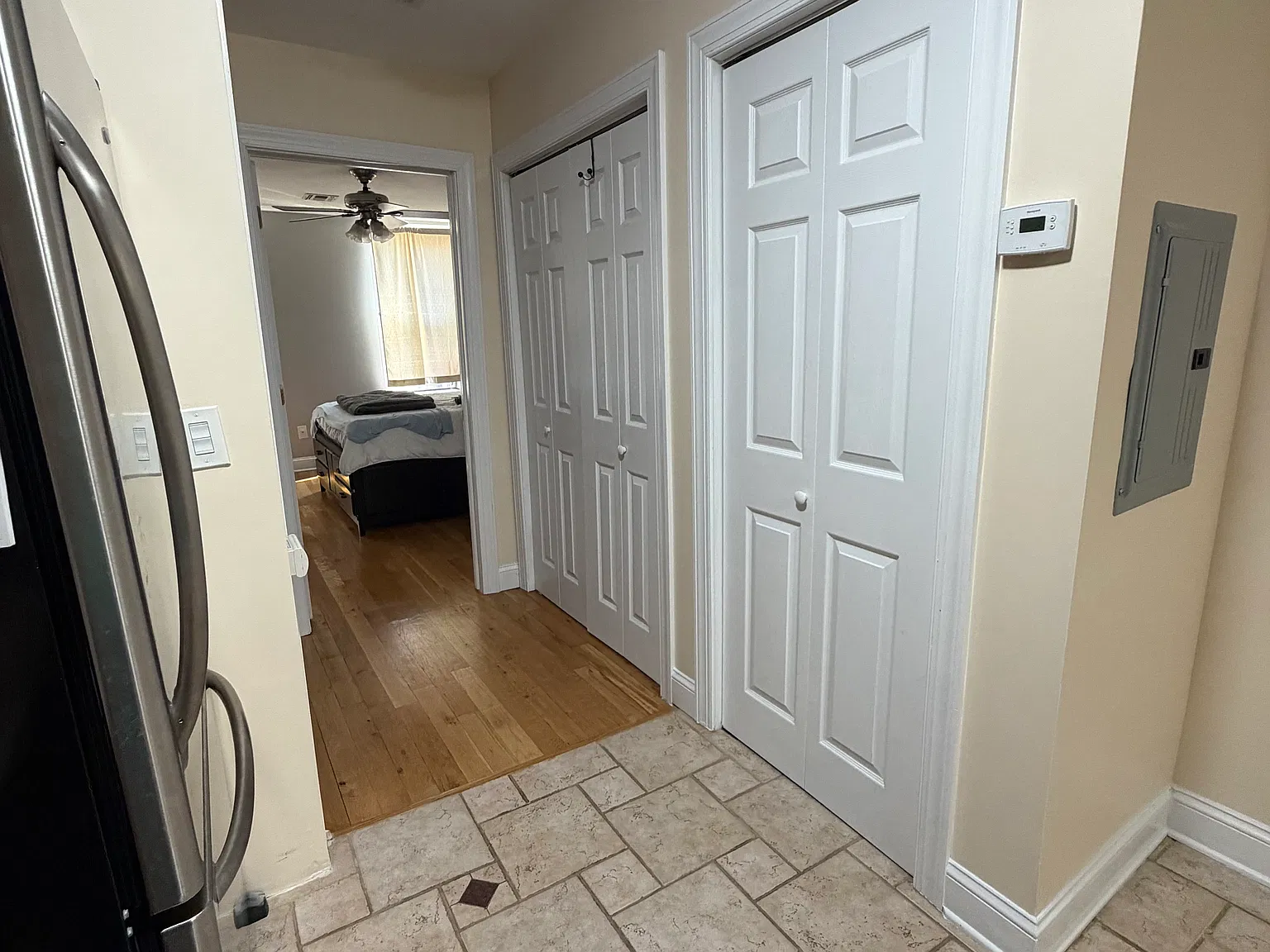 2 bed, 950 sqft, $3,600 — Photo 2