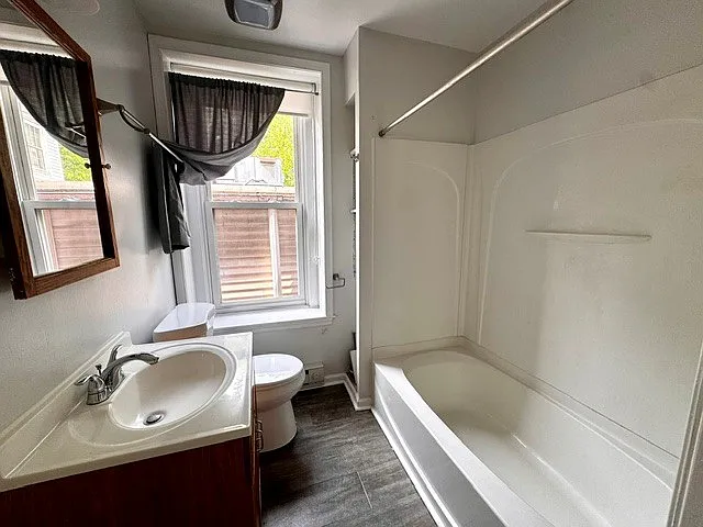 4 S Broad St #2 — Photo 3