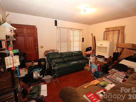 4th image of 503 Graham St