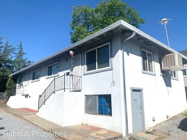 1623 Willis St, Redding, CA 96001