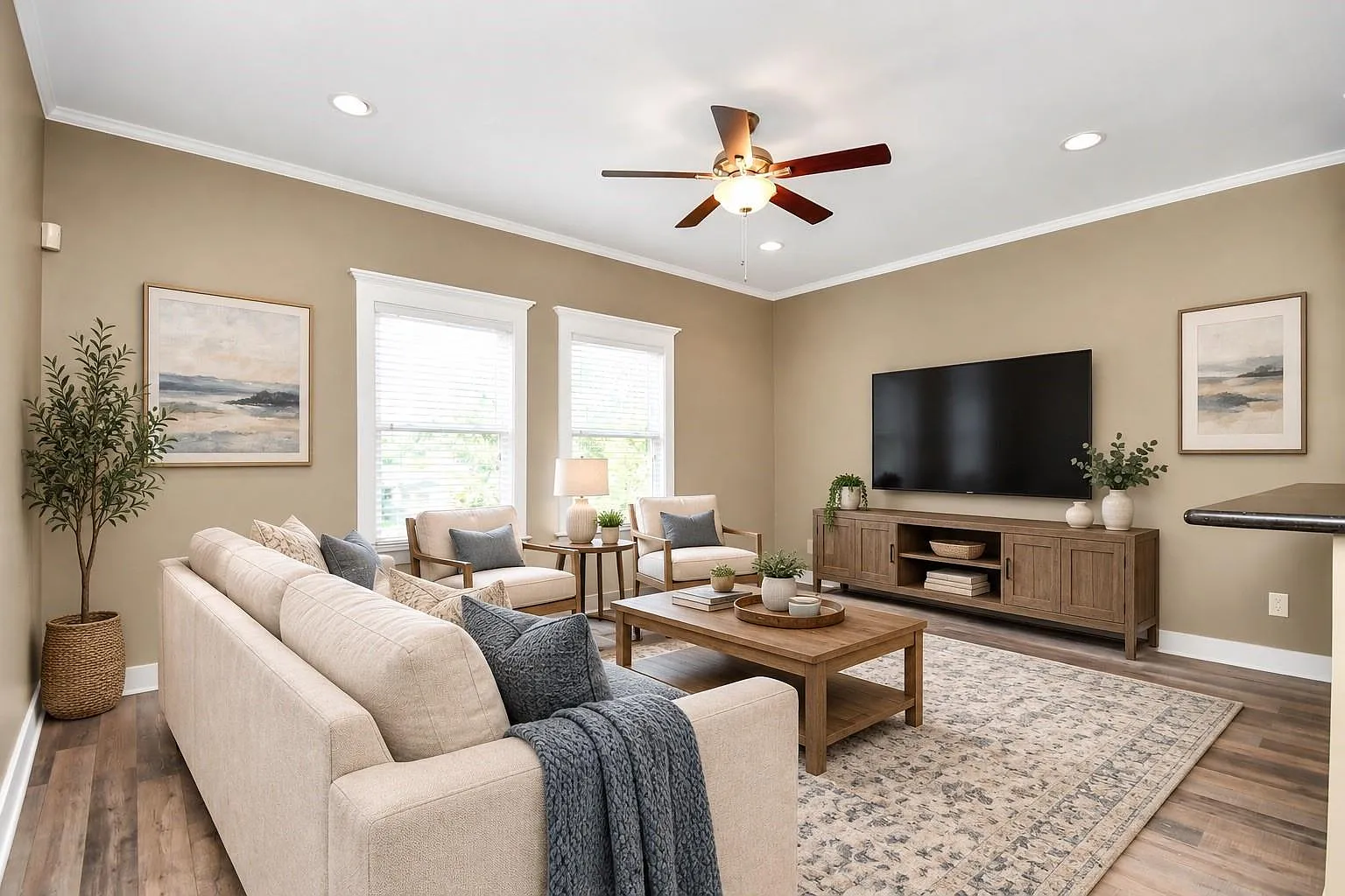 1 bed, 1.0 bath, $1,600 — Photo 3